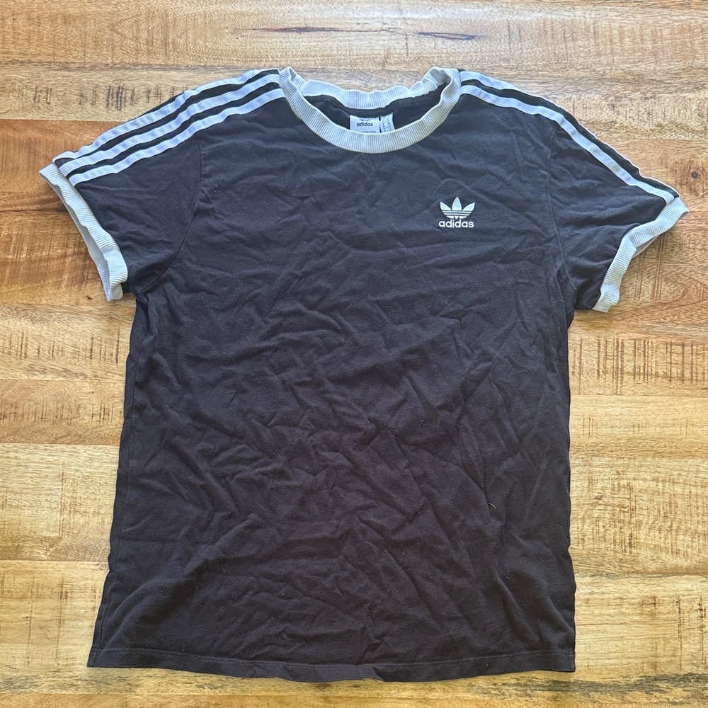 Adidas classic three stripe tshirt men’s small